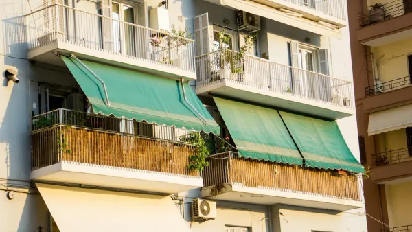 Πολυκατοικία με μπαλκόνια — αποταμίευση για πρώτη κατοικία στην Ελλάδα 2026